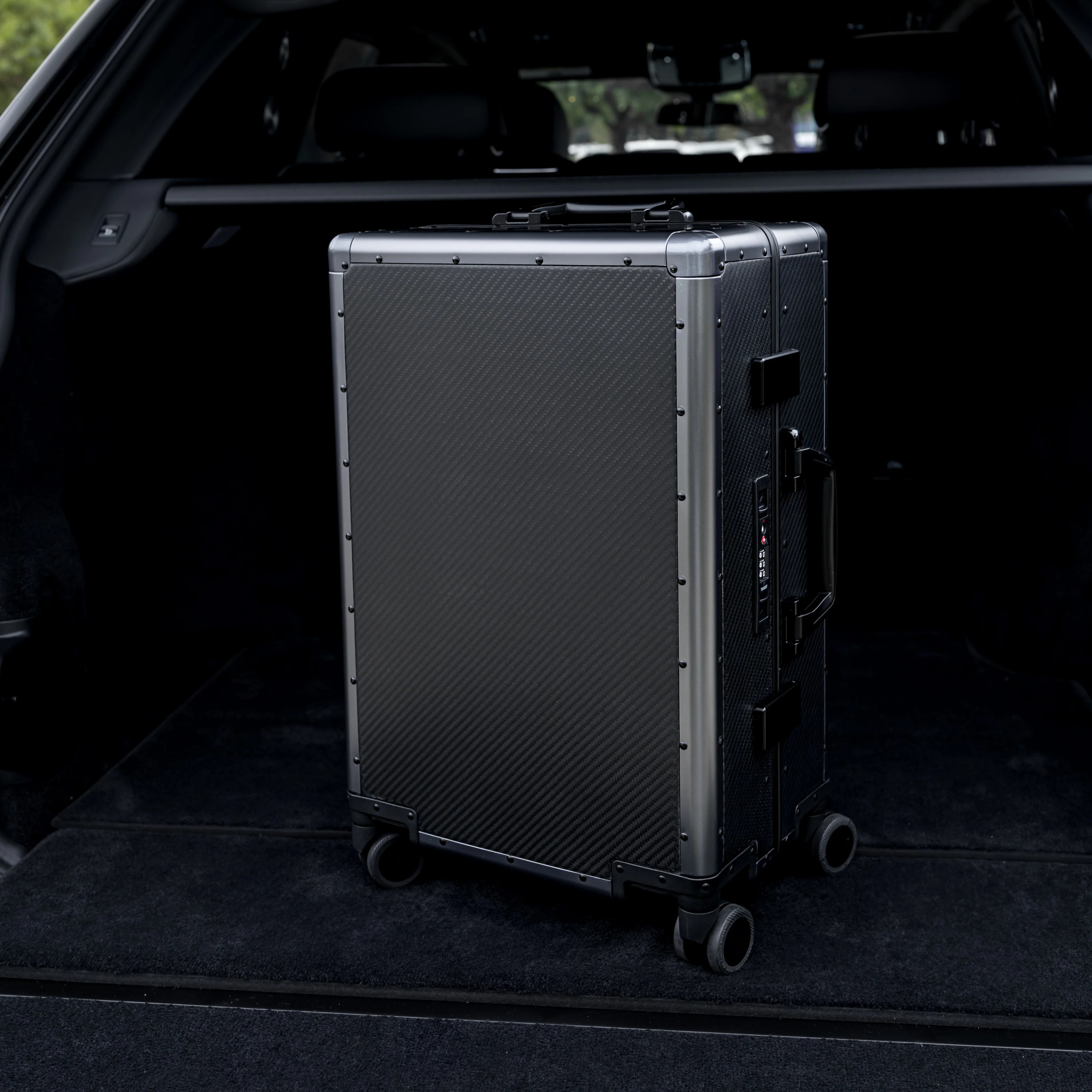 Carbon fiber suitcase